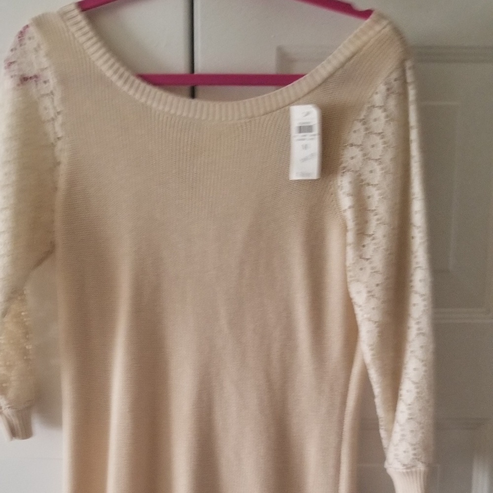 Dress with eyelet sleeves
